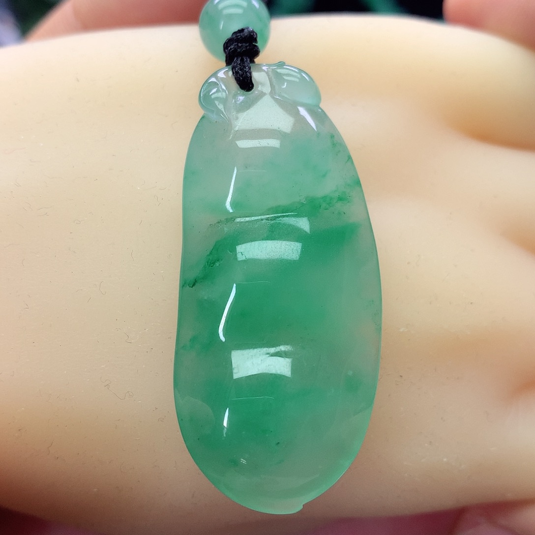 石英质玉颈饰未镶嵌