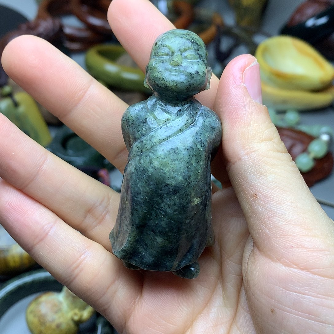 透闪石质玉摆件未镶嵌