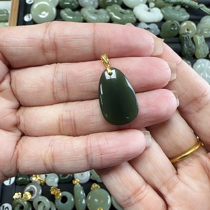 和田玉银S925镶嵌吊坠(赠链)