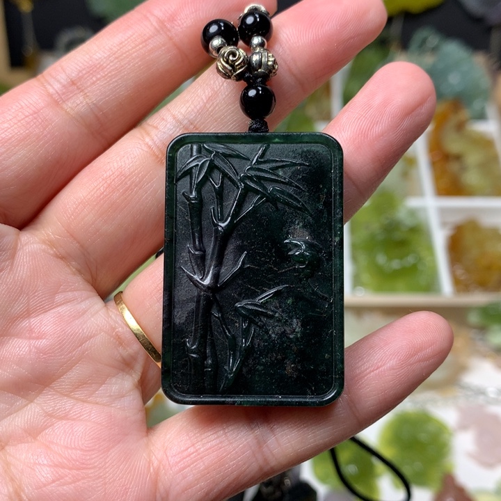 合金蛇纹石玉吊坠