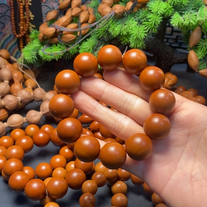 手串橄榄核1.9 树王光珠