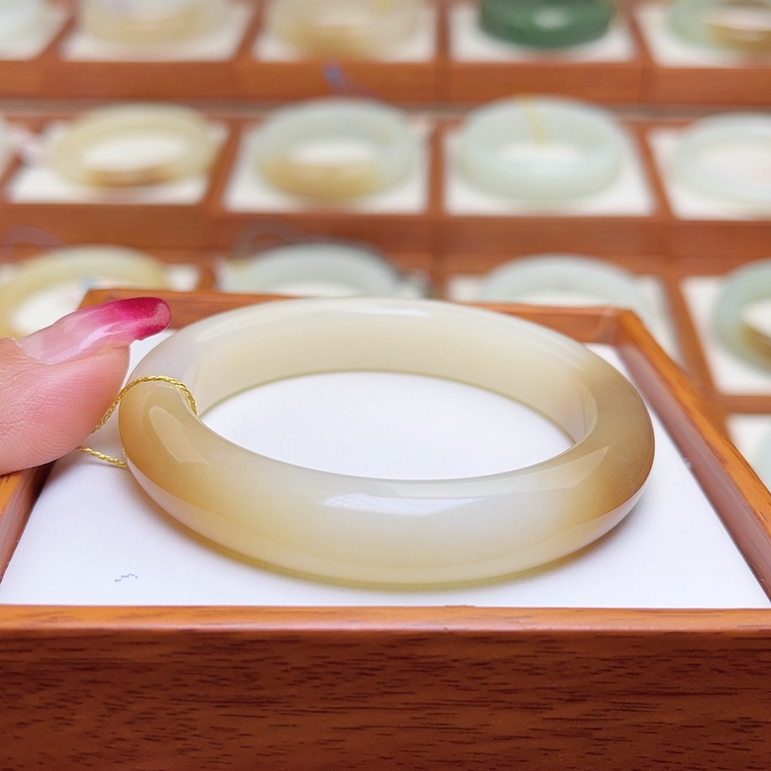 和田玉手镯未镶嵌54.3