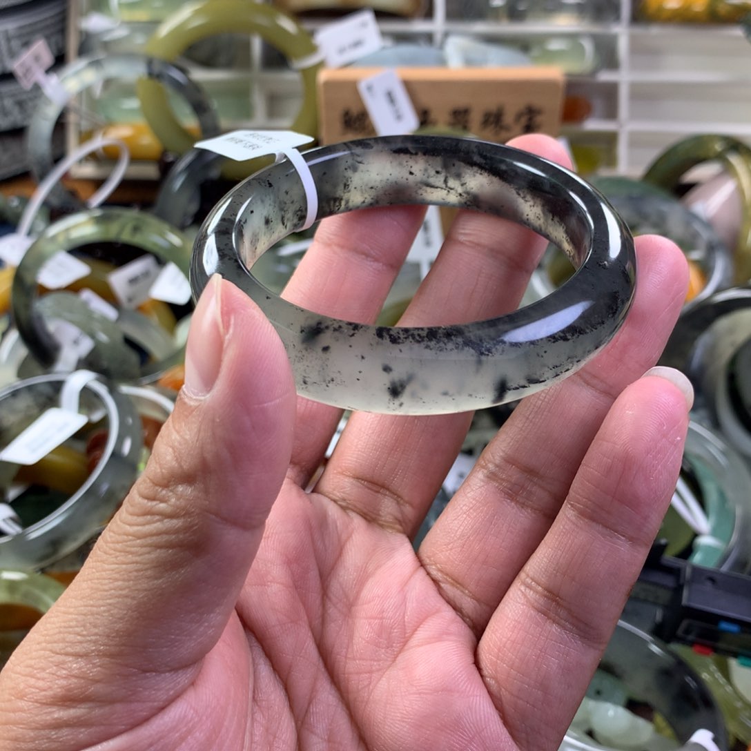 蛇纹石玉手镯未镶嵌_**-