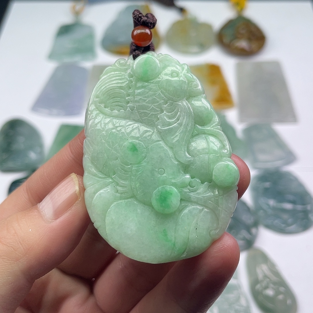 翡翠未镶嵌颈饰吊坠