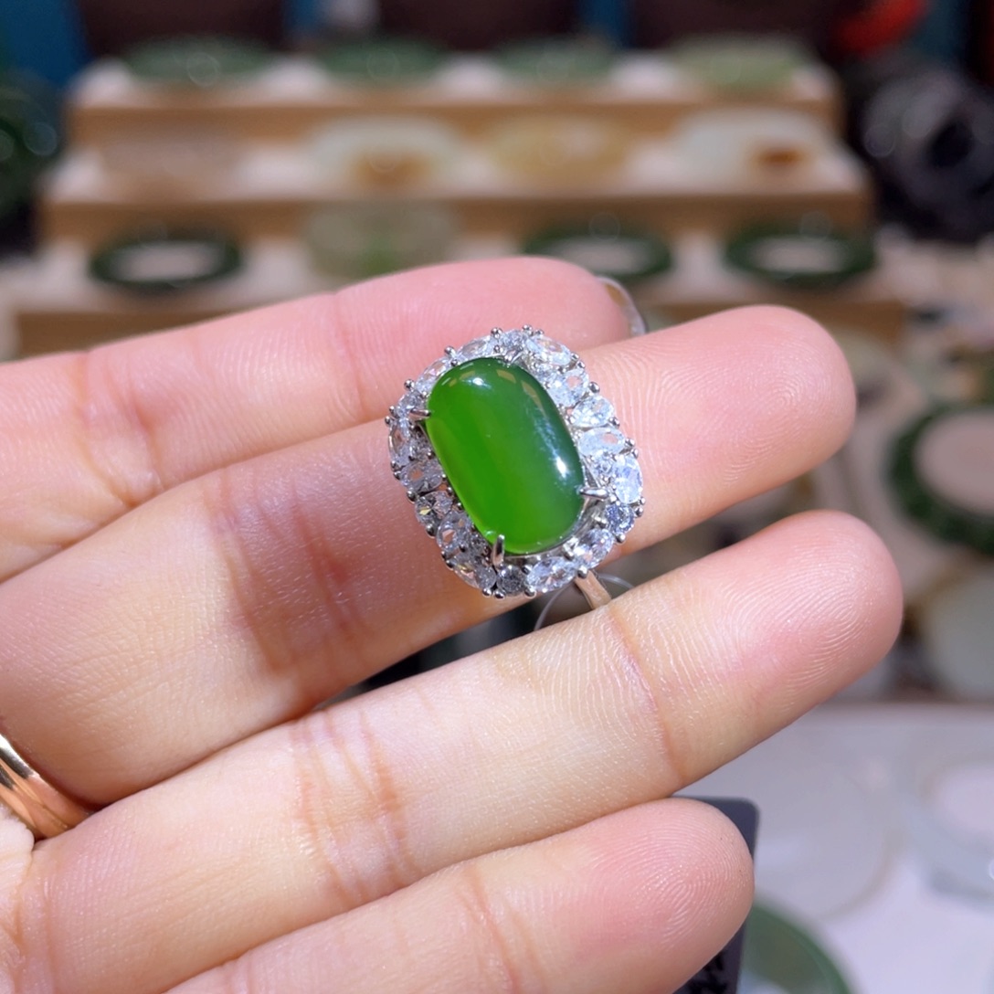 和田玉高品冰阳绿戒指银S925镶嵌