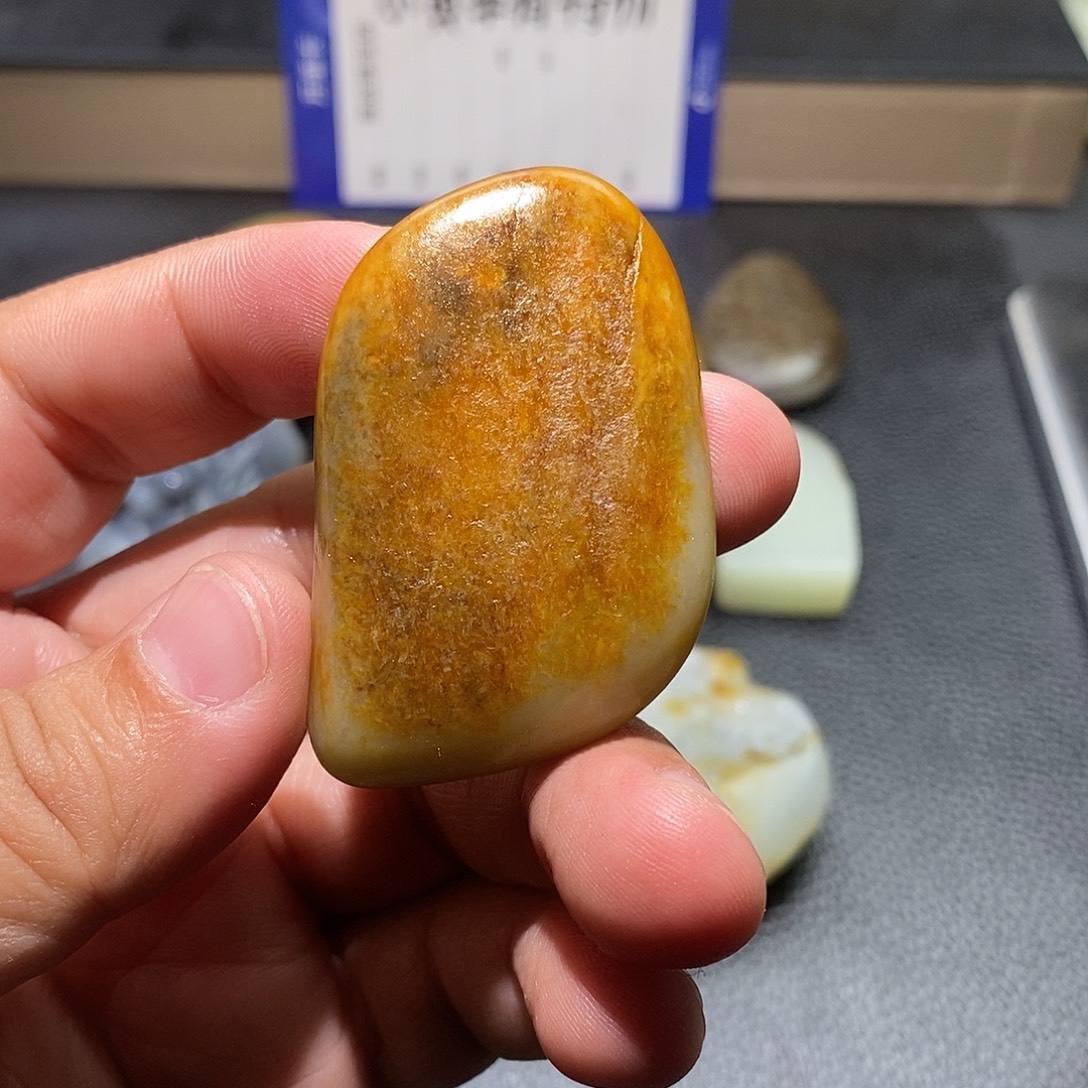 阳***-和田玉未镶嵌颈饰