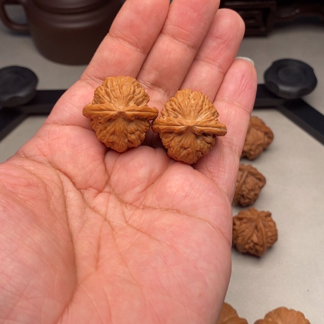 G***-文玩核桃把件三角白迷你