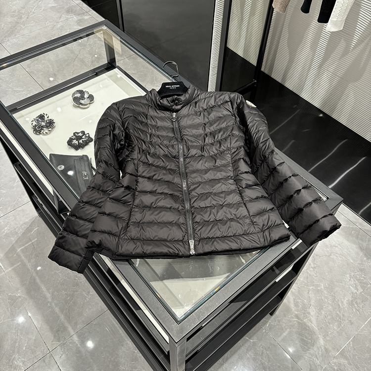 25年秋冬新款 时尚休闲长袖收腰裁剪轻薄户外立领羽绒服-8826