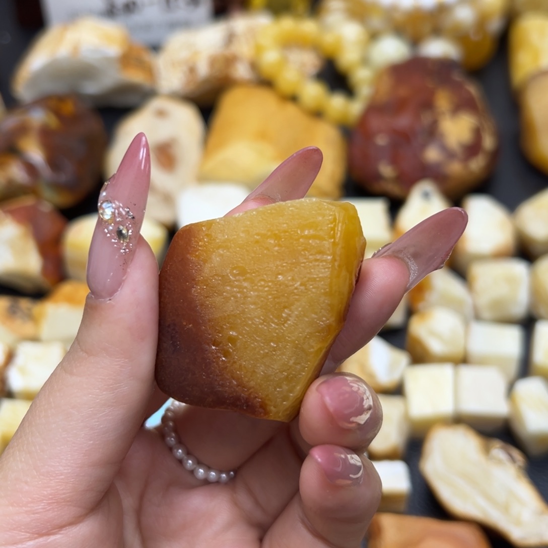 定制琥珀未镶嵌徐*稳蜜蜡