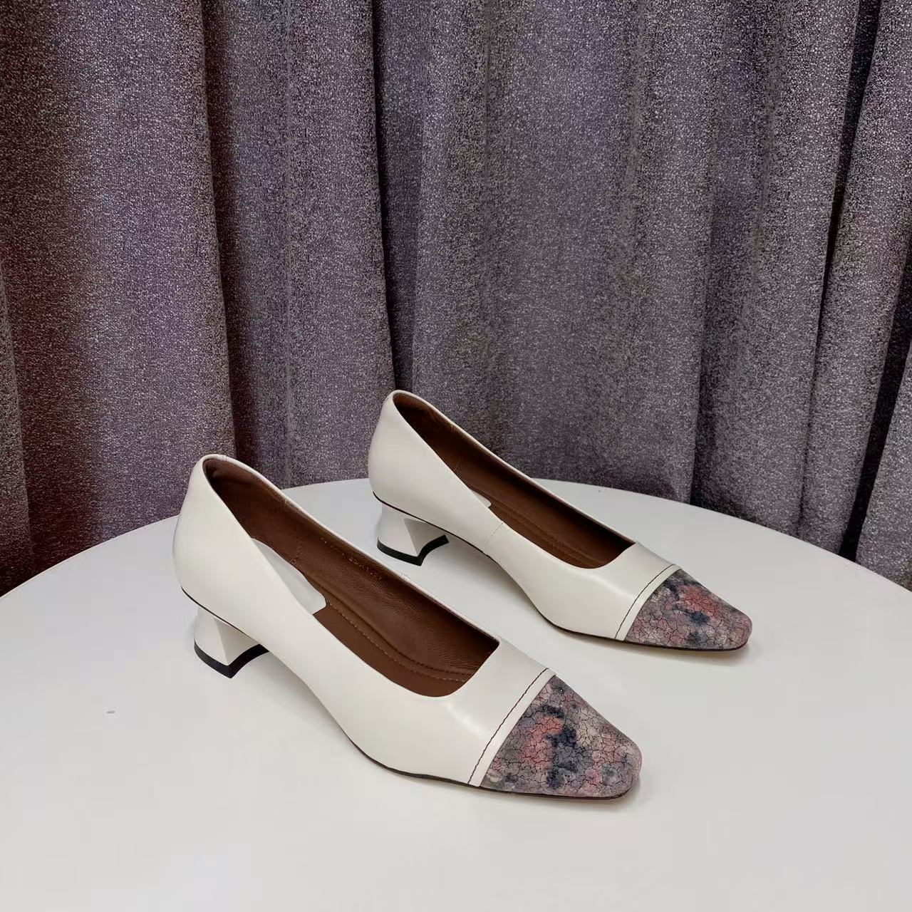 【表弟严选】C3336 米白色 高端时尚方头气质粗跟浅口女单鞋