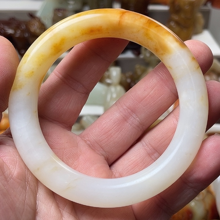 土***金和田玉未镶嵌颈饰