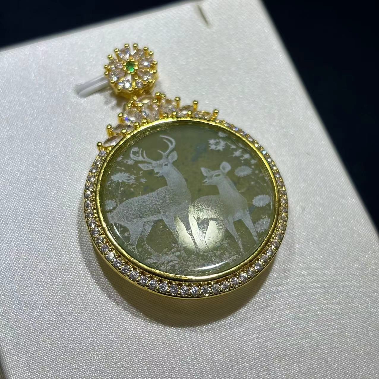 f869-一鹿有你圆牌吊坠-赠礼盒