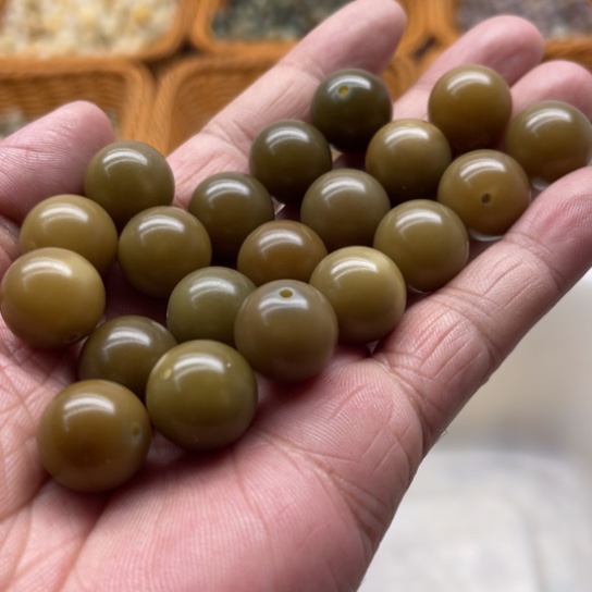 白玉菩提吊坠瑕疵15青芒圆珠20颗