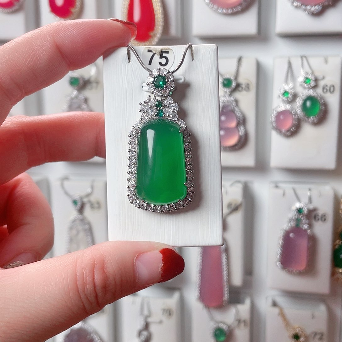 玛瑙/玉髓吊坠(赠链)未镶嵌