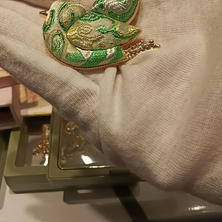 织绣和平小屋非遗蜀锦和平鸽绿色