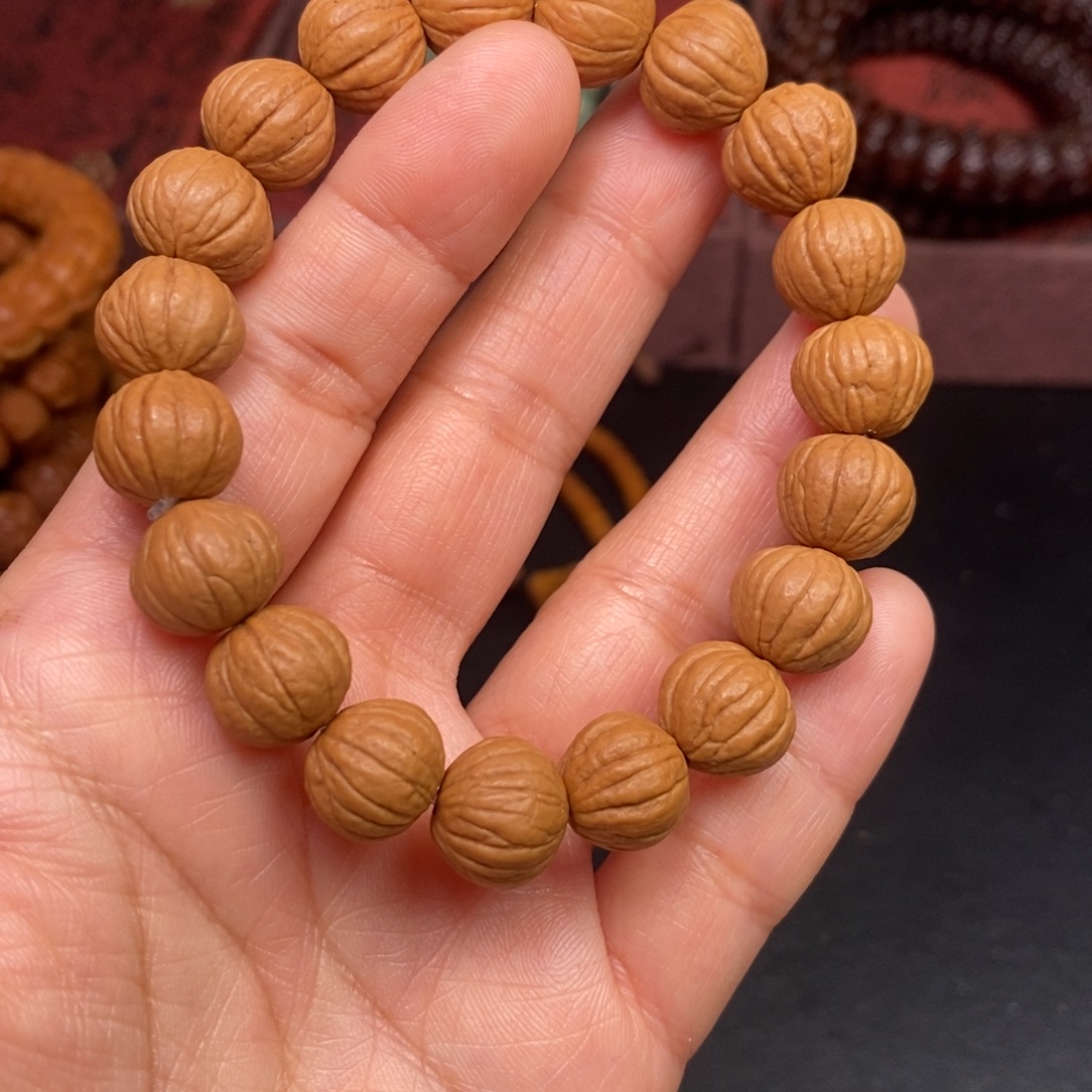 烟***哥吊坠猴头核桃橄榄猴头