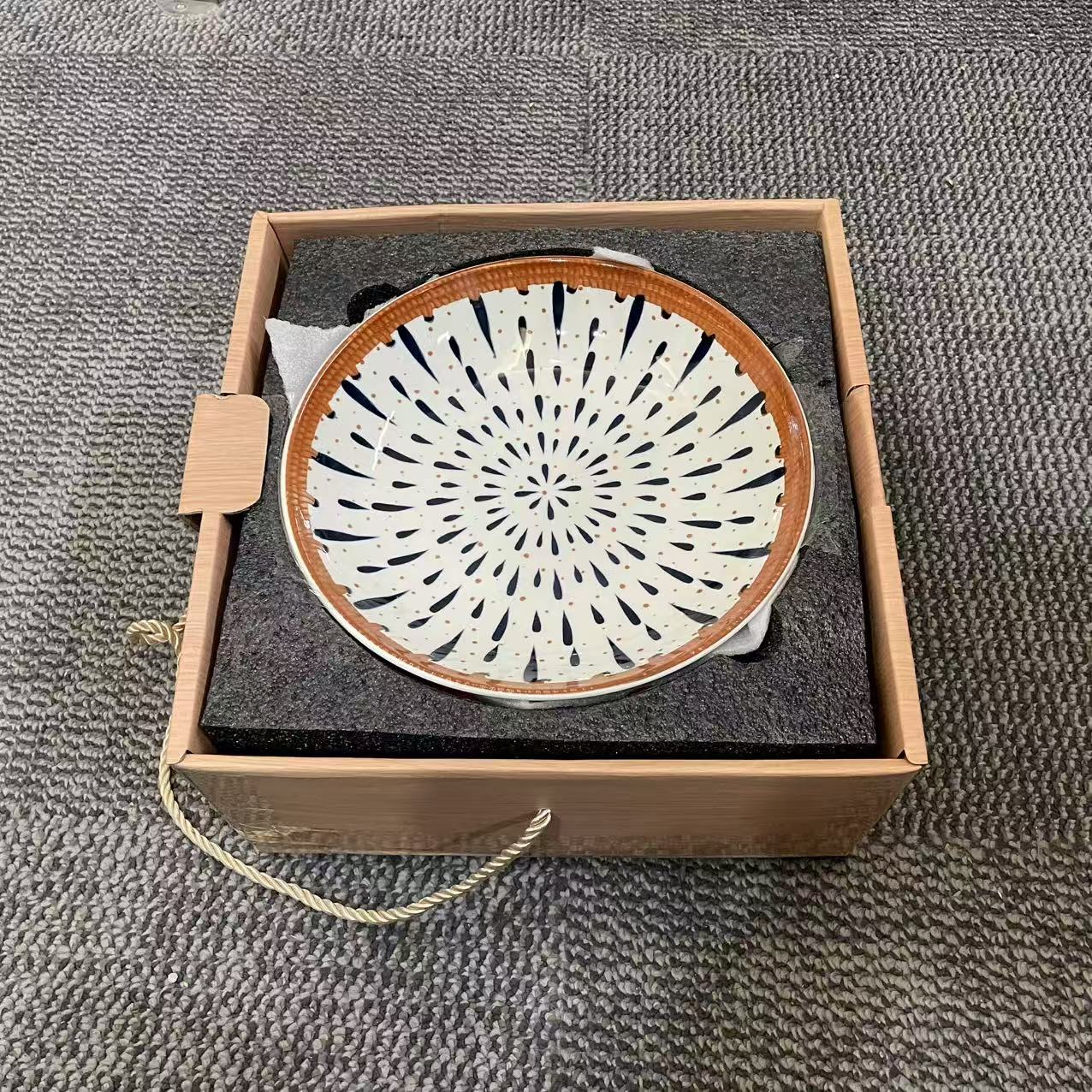 陶瓷家用碗盘送礼棕色