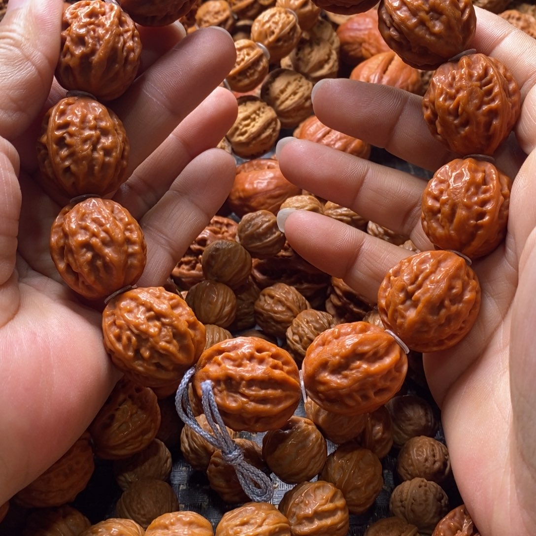 文玩核桃吊坠粗筋