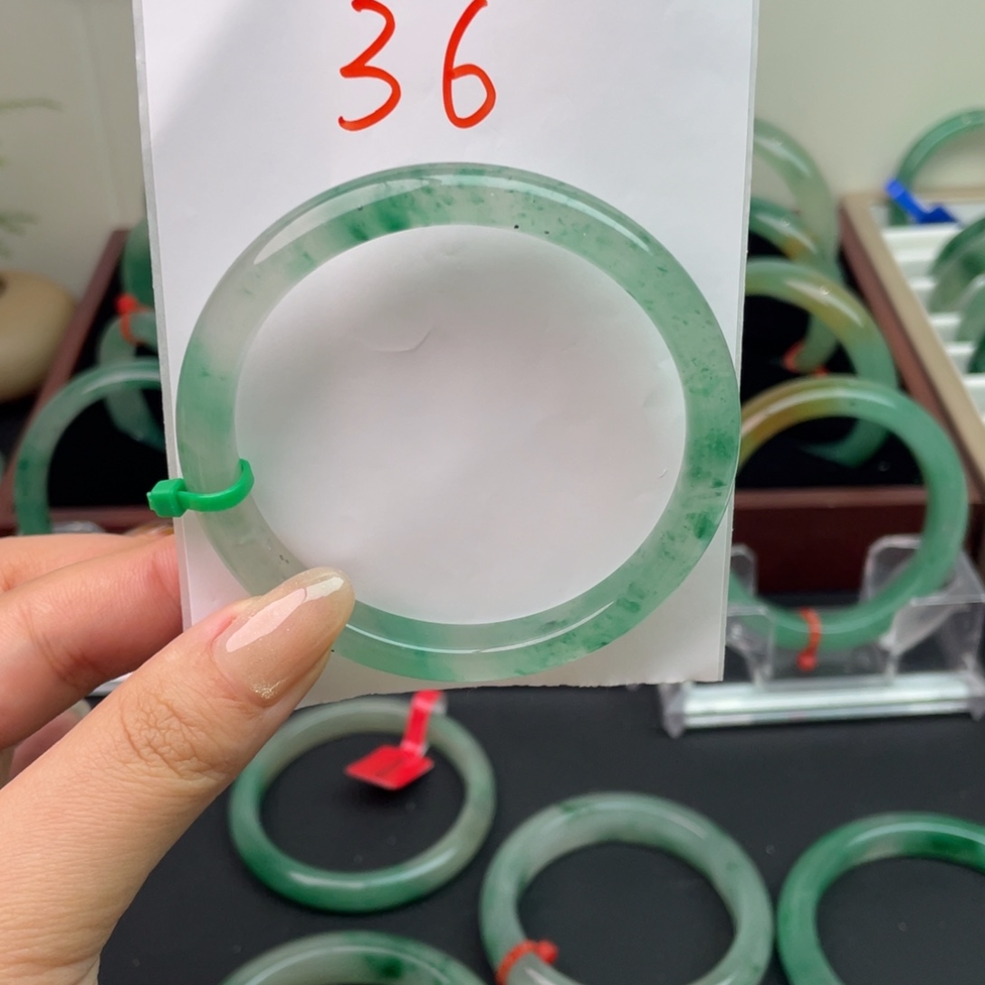 石英质玉（非洲翠）未镶嵌手镯36-59