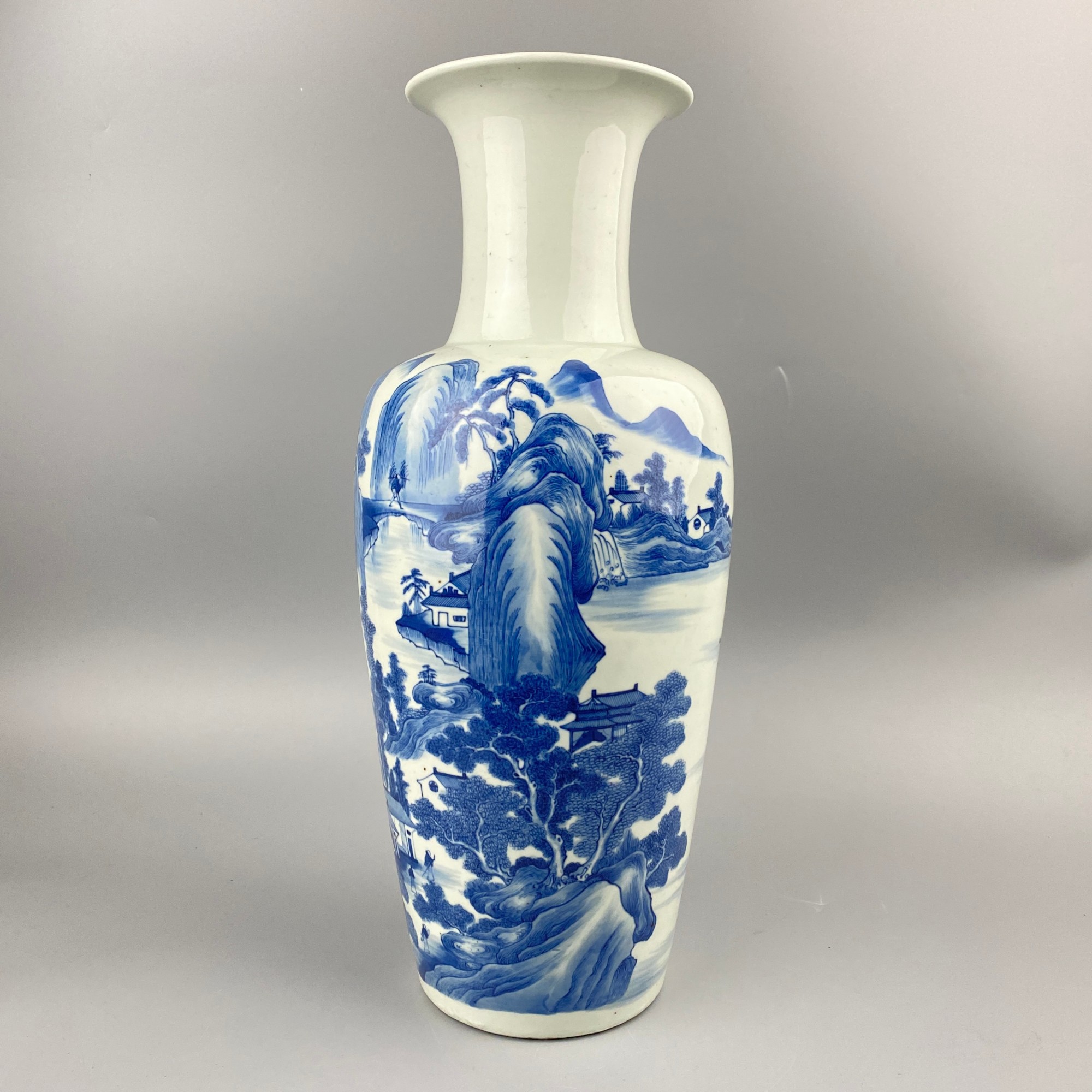 清中晚期青花上水人物纹棒槌瓶【古董拍卖】PY25PY0123027