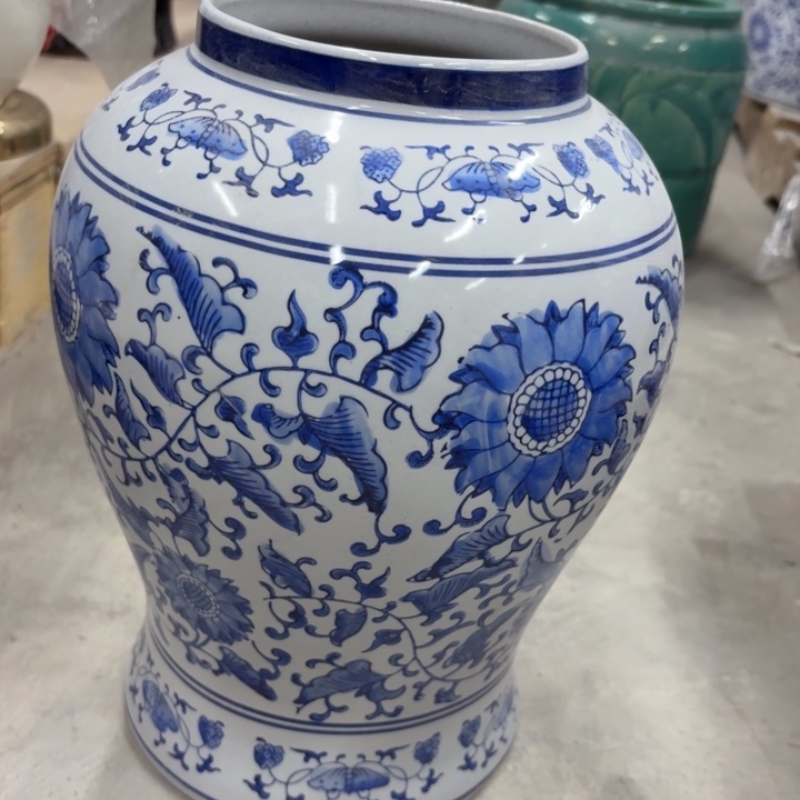 微瑕青花瓷器值得购买