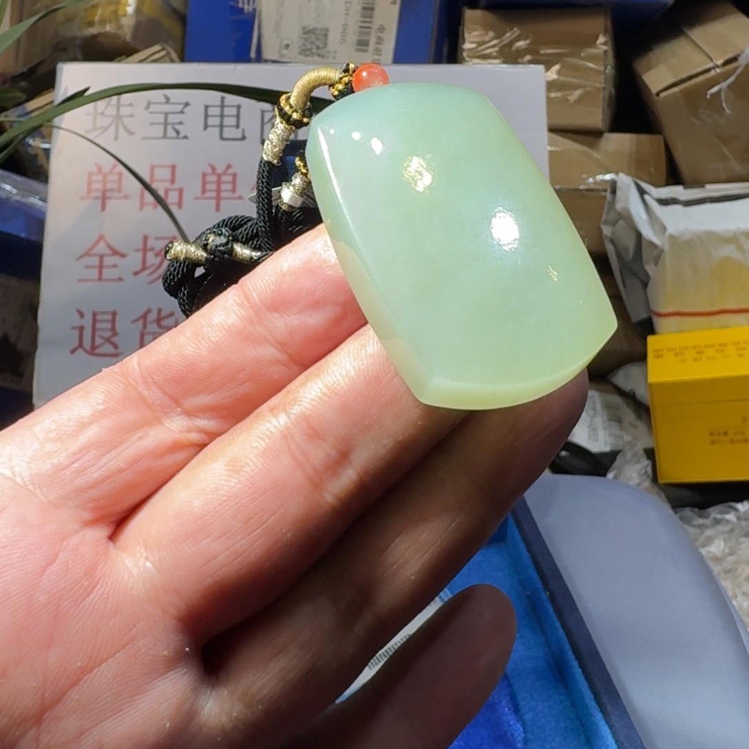 和田玉（糖玉）未镶嵌颈饰