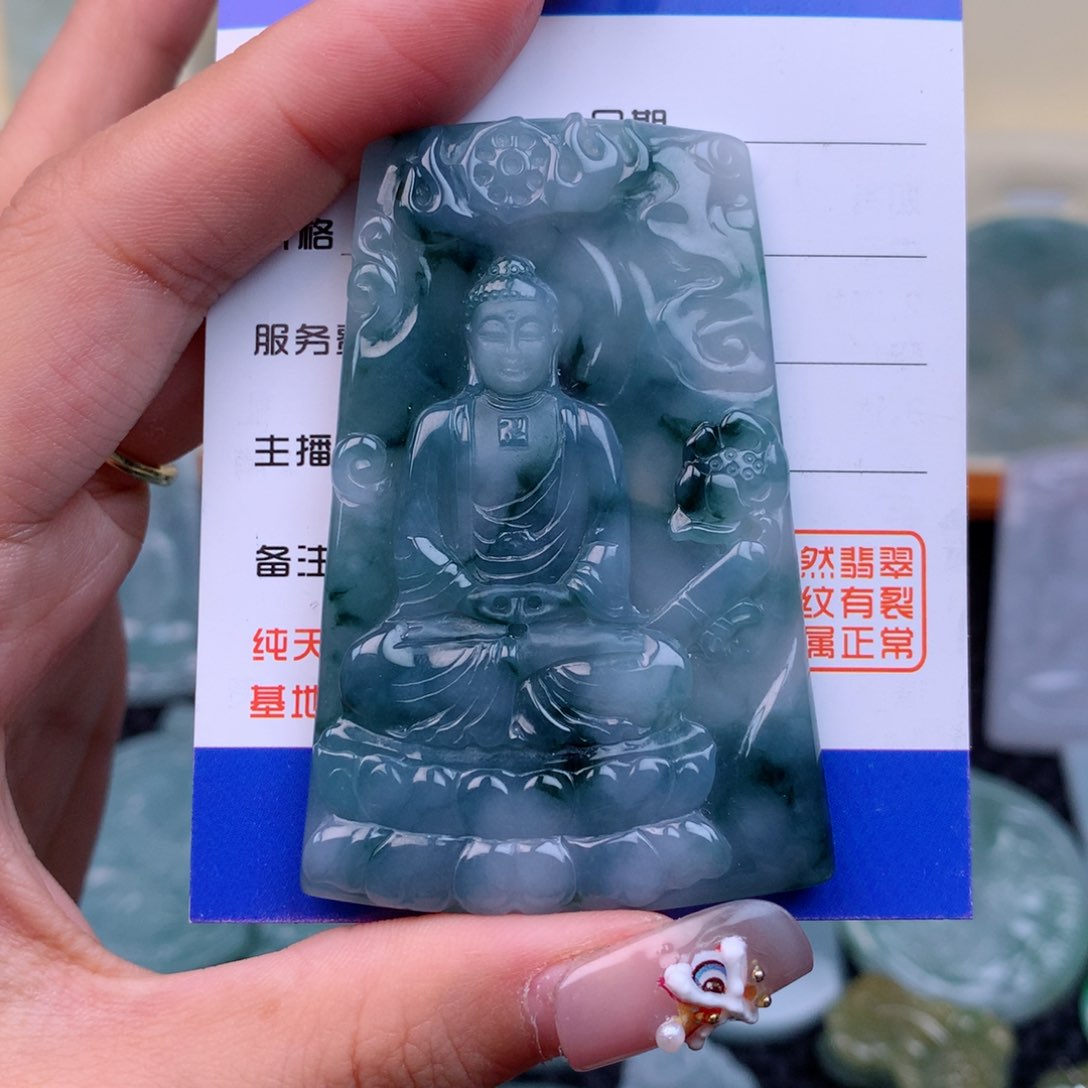 翡翠未镶嵌颈饰碧**天缅甸翡翠大日如来