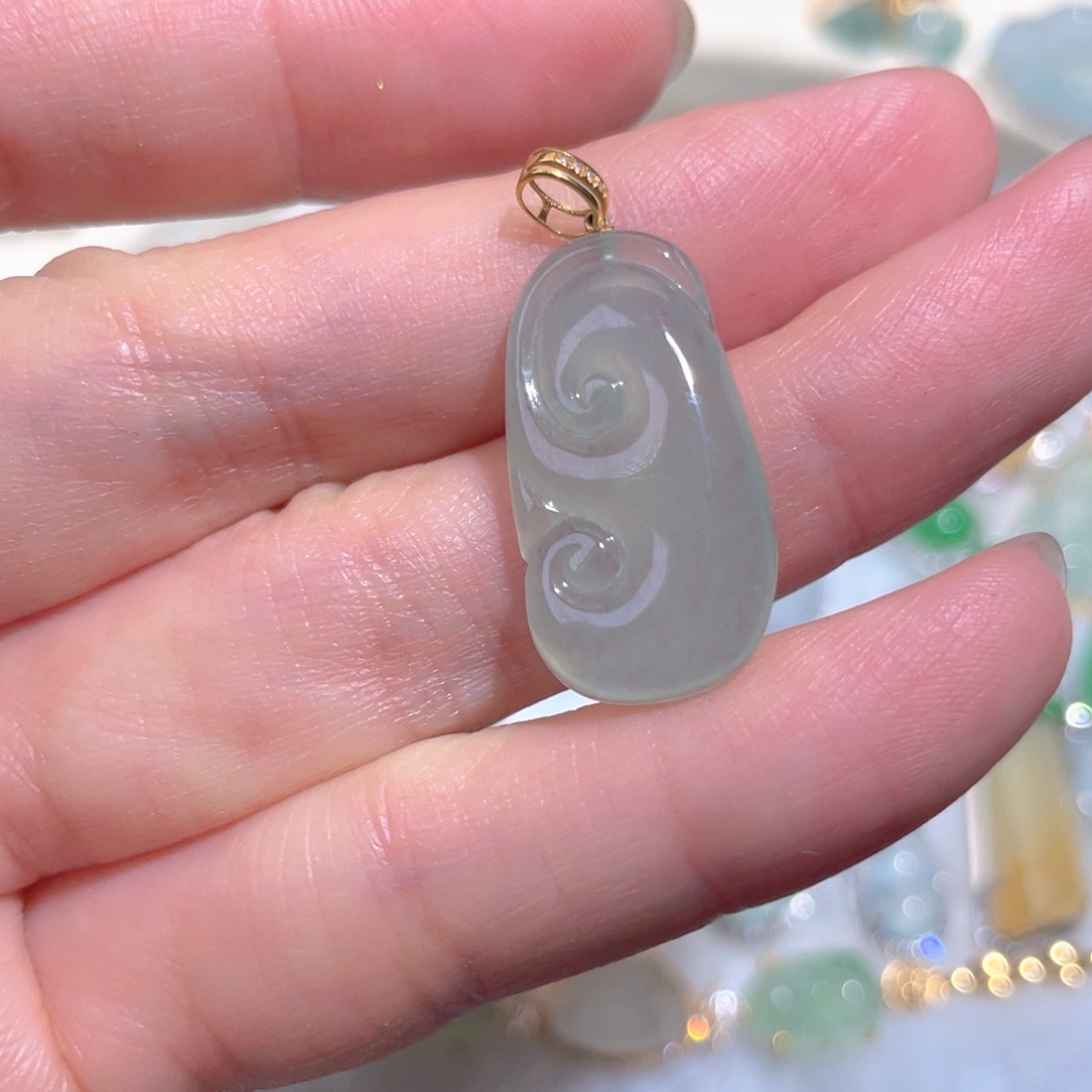 翡翠颈饰18K金镶嵌翡翠