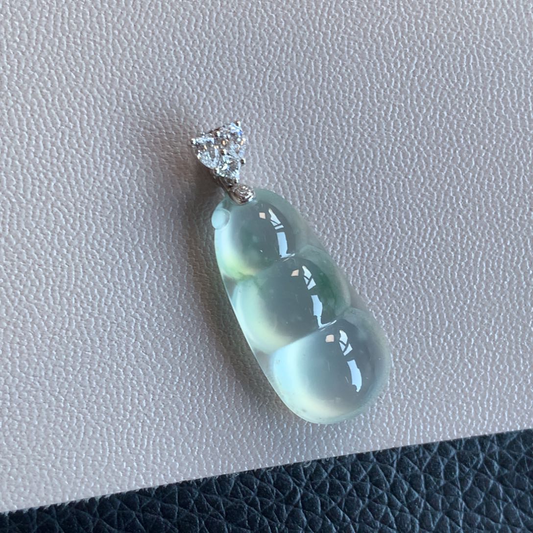 翡翠颈饰18K金镶嵌天然翡翠