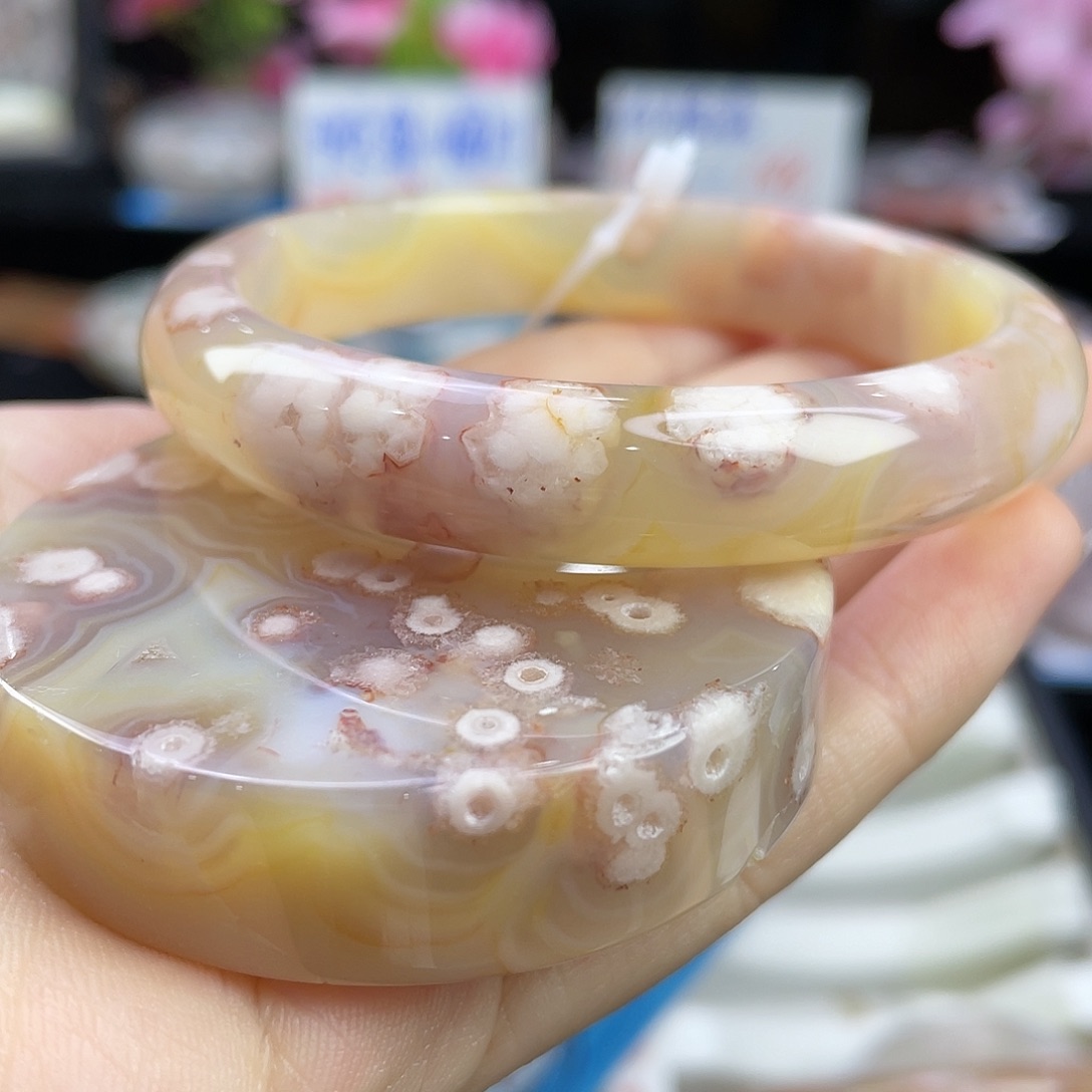 石英质玉手镯未镶嵌就**呗52.9 128