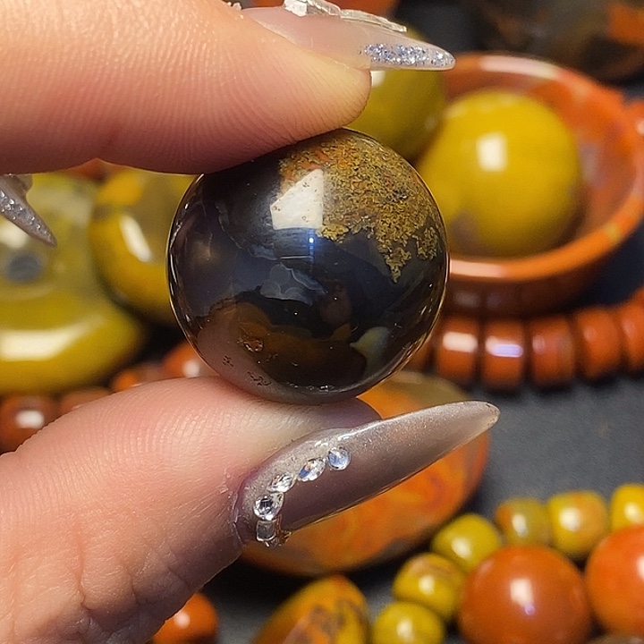 太***着玛瑙/玉髓未镶嵌战国红