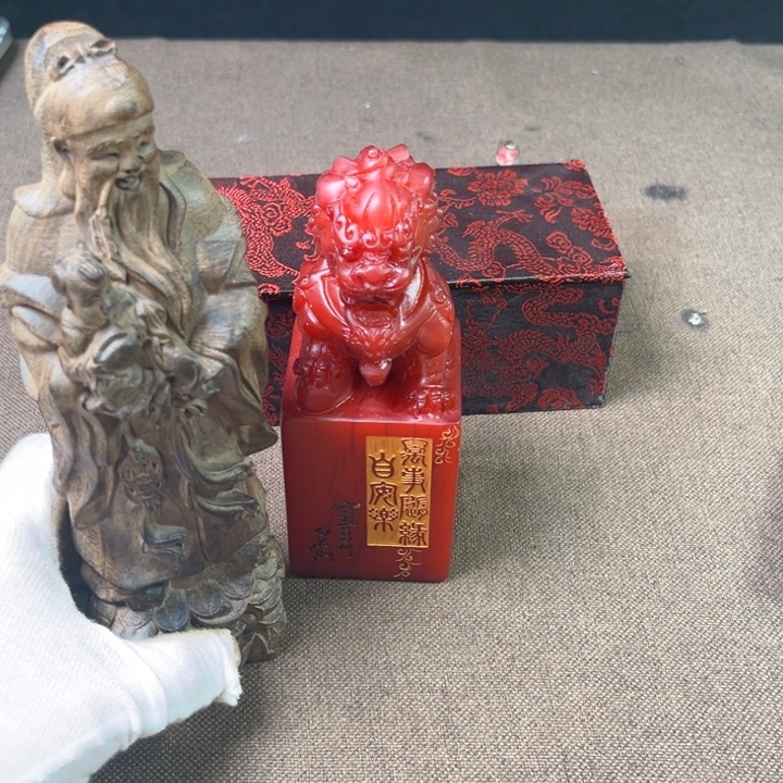 精品摆件工艺品等