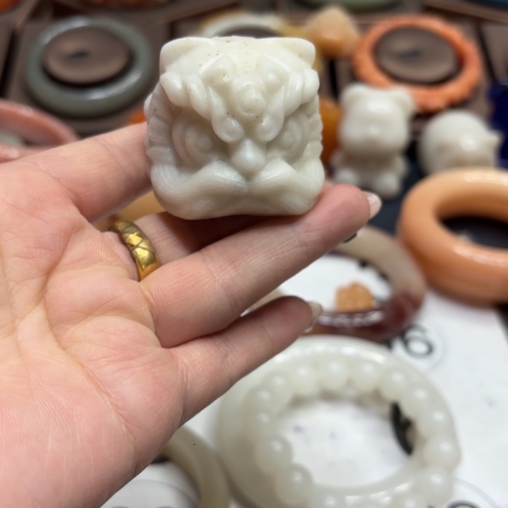 石英岩玉合金颈饰