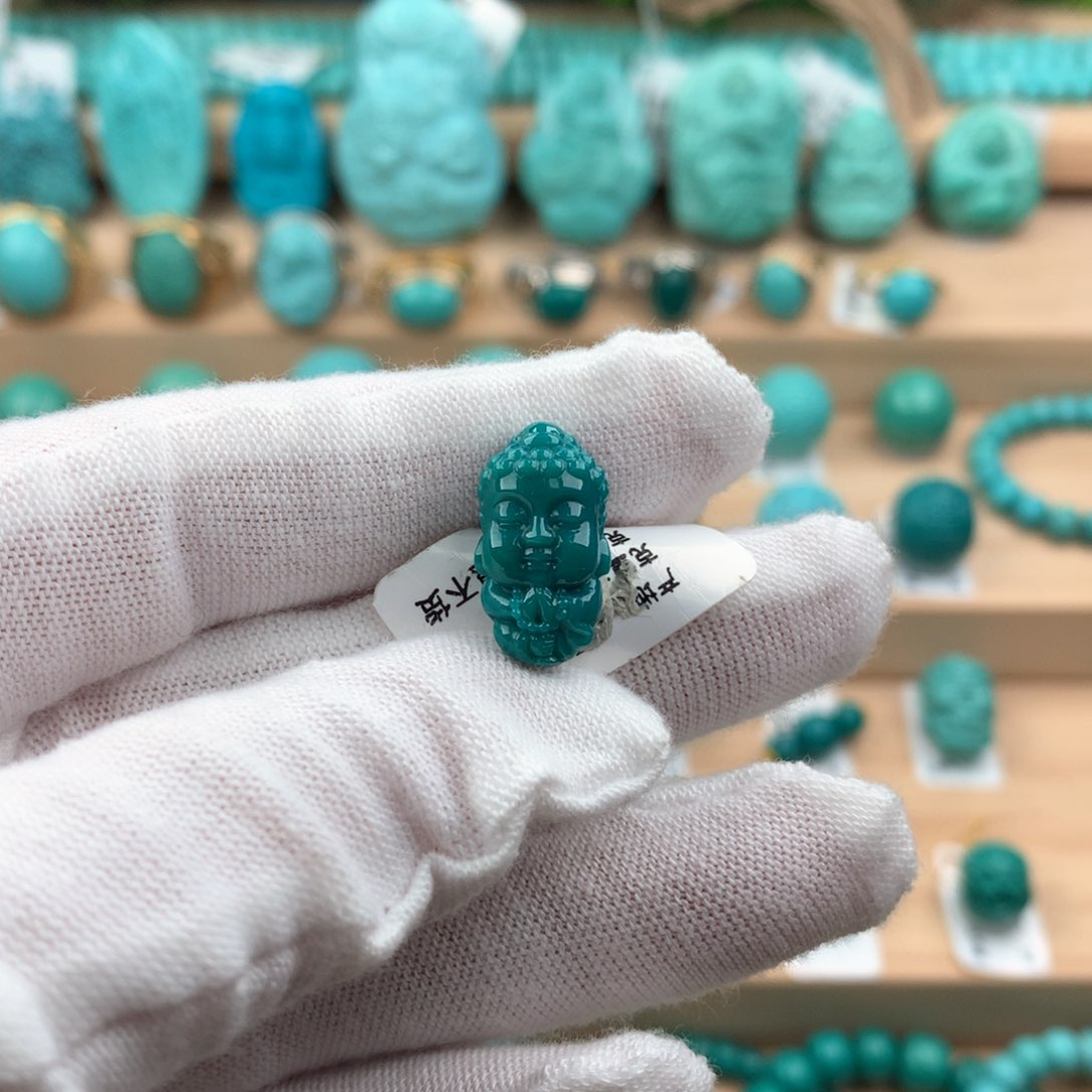 绿松石配饰未镶嵌