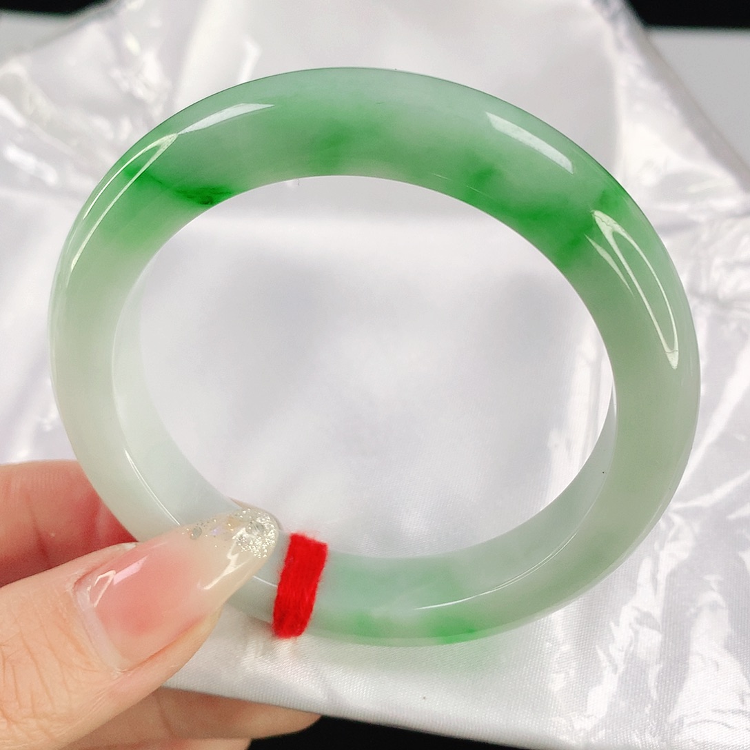 翡翠手镯未镶嵌53.5圈口