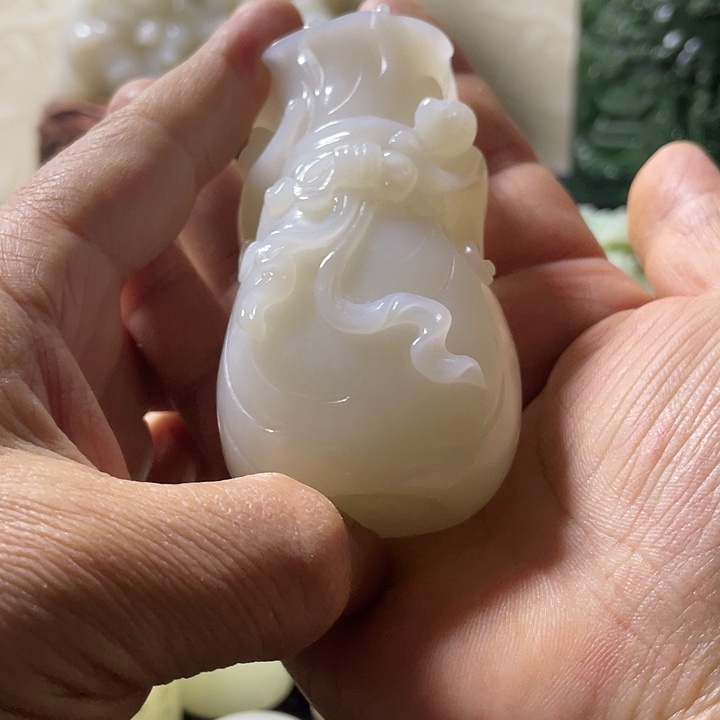 用***9和田玉未镶嵌挂件