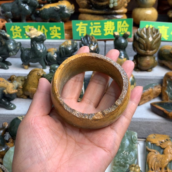 岫岩河磨玉（透闪石质玉）手把件未镶嵌好***?