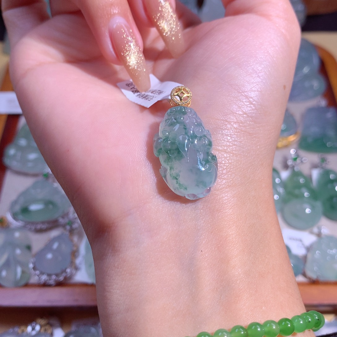 翡翠吊坠(不含链)18K金镶嵌