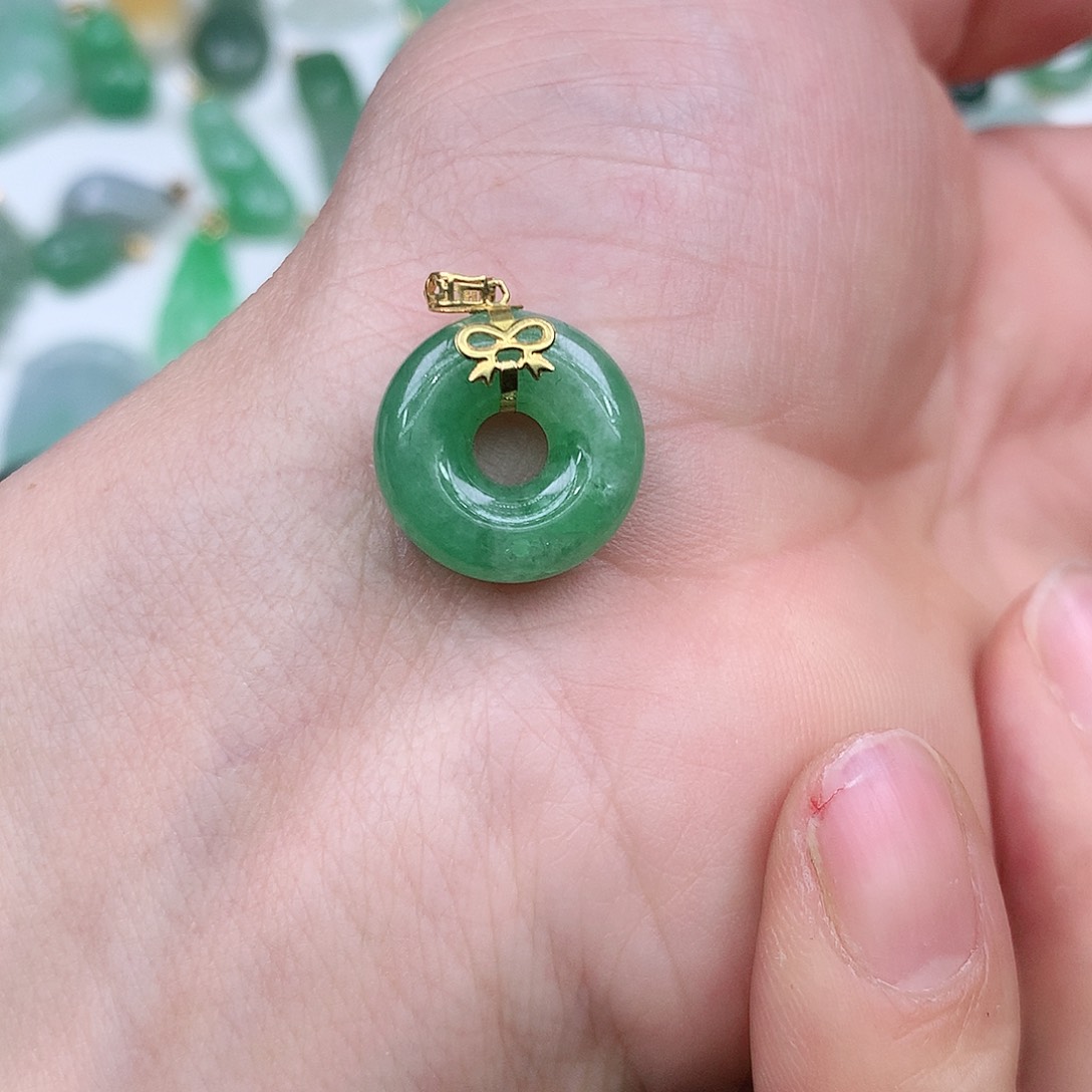 翡翠吊坠(不含链)18K金镶嵌
