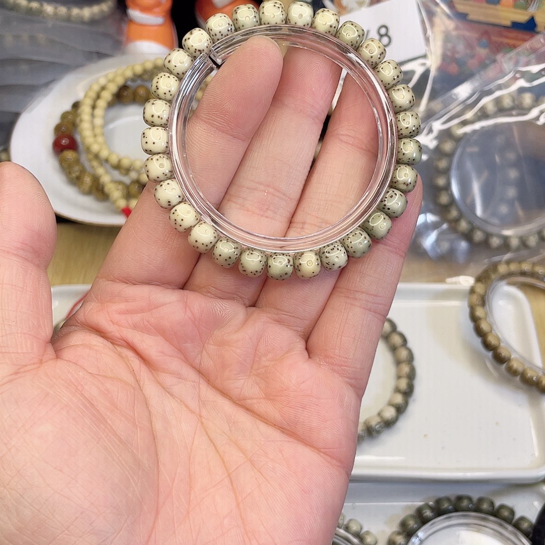 星月菩提吊坠30。  