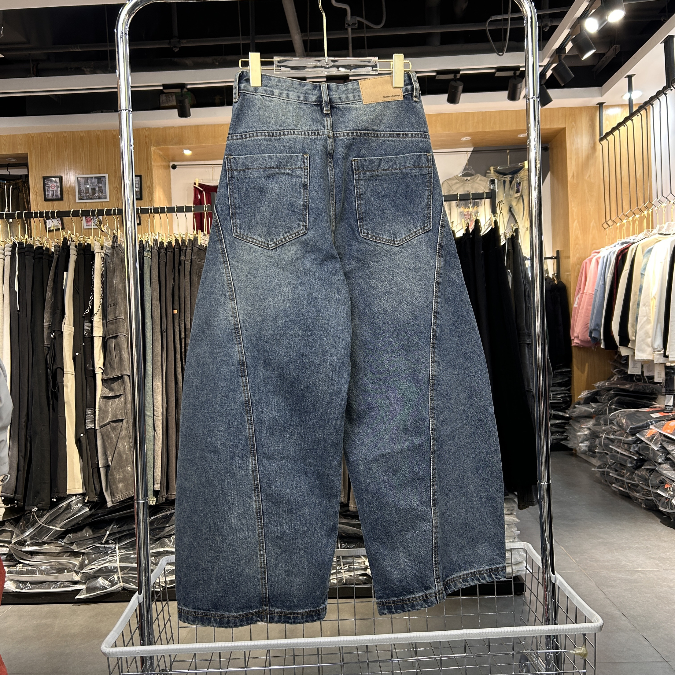 实体～25新款美式复古弯刀裤男小众设计感阔腿牛仔裤情侣裤子6627