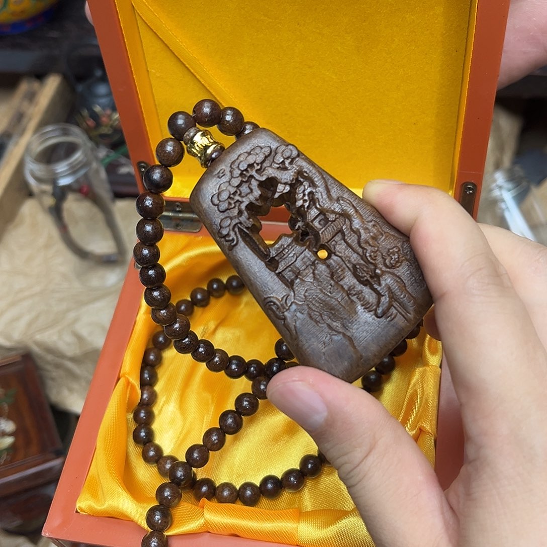 大叶紫檀（黑酸枝木类）