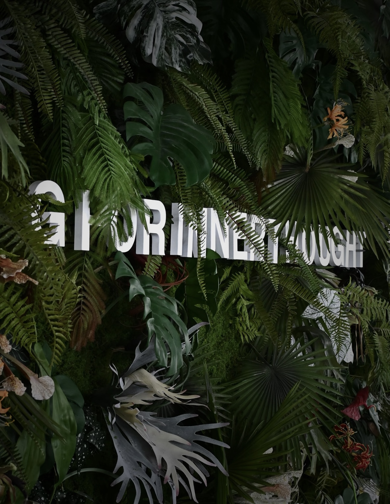 都好高级的样子！！虚影logo短袖T恤 男女同款（微瑕）