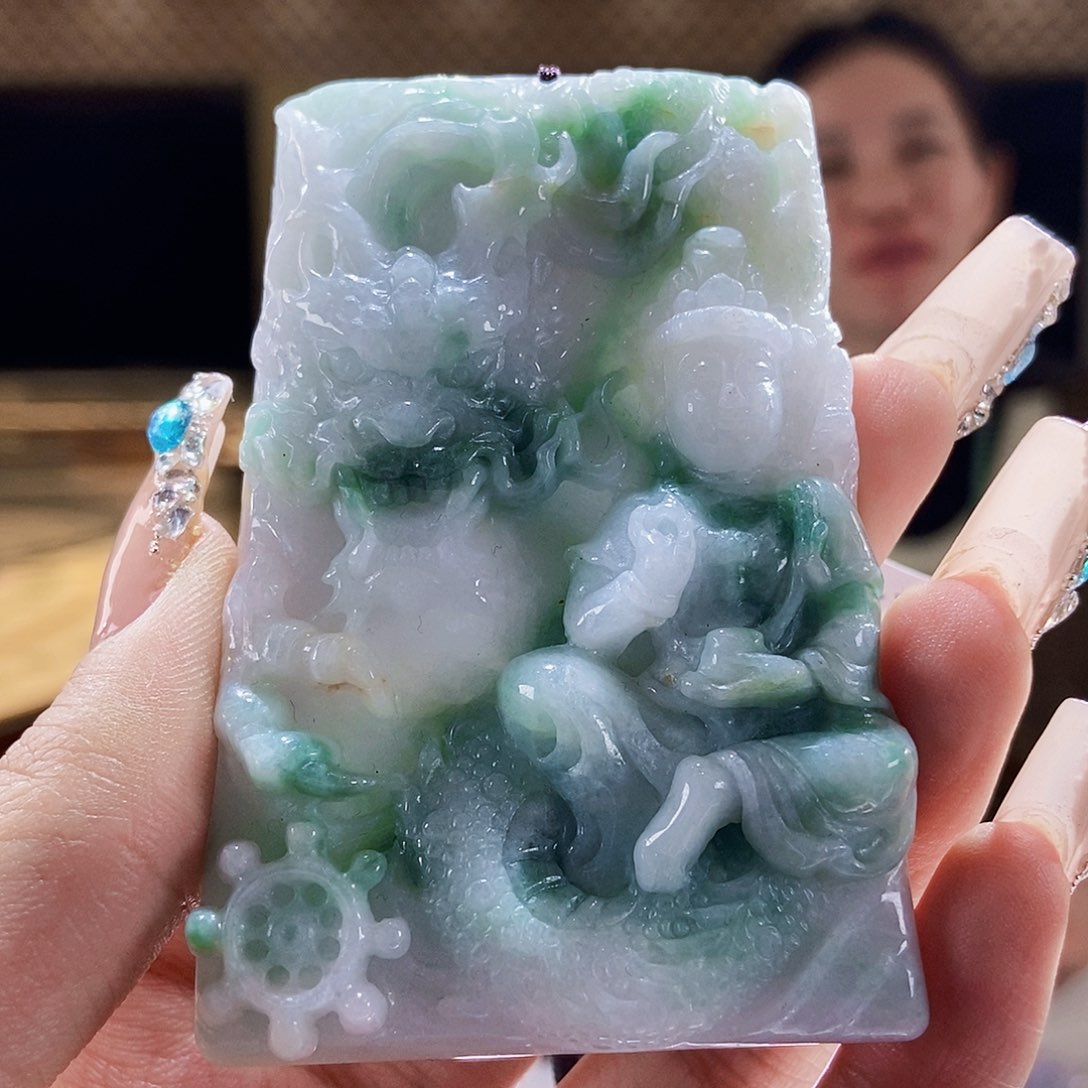 翡翠颈饰未镶嵌翡翠