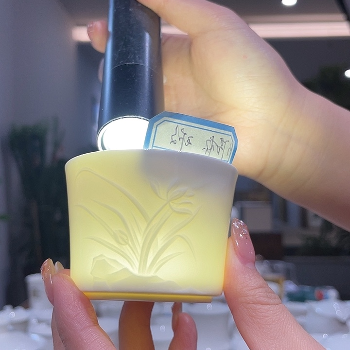 大宋定瓷兰花杯微瑕款