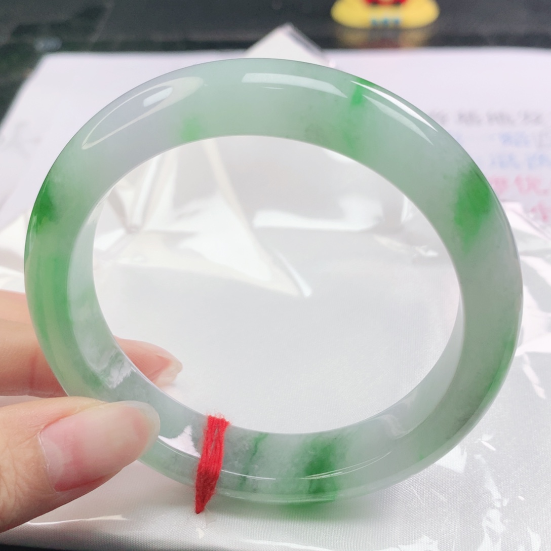 翡翠未镶嵌手镯翡翠61.1冰胶润飘阳绿正圈