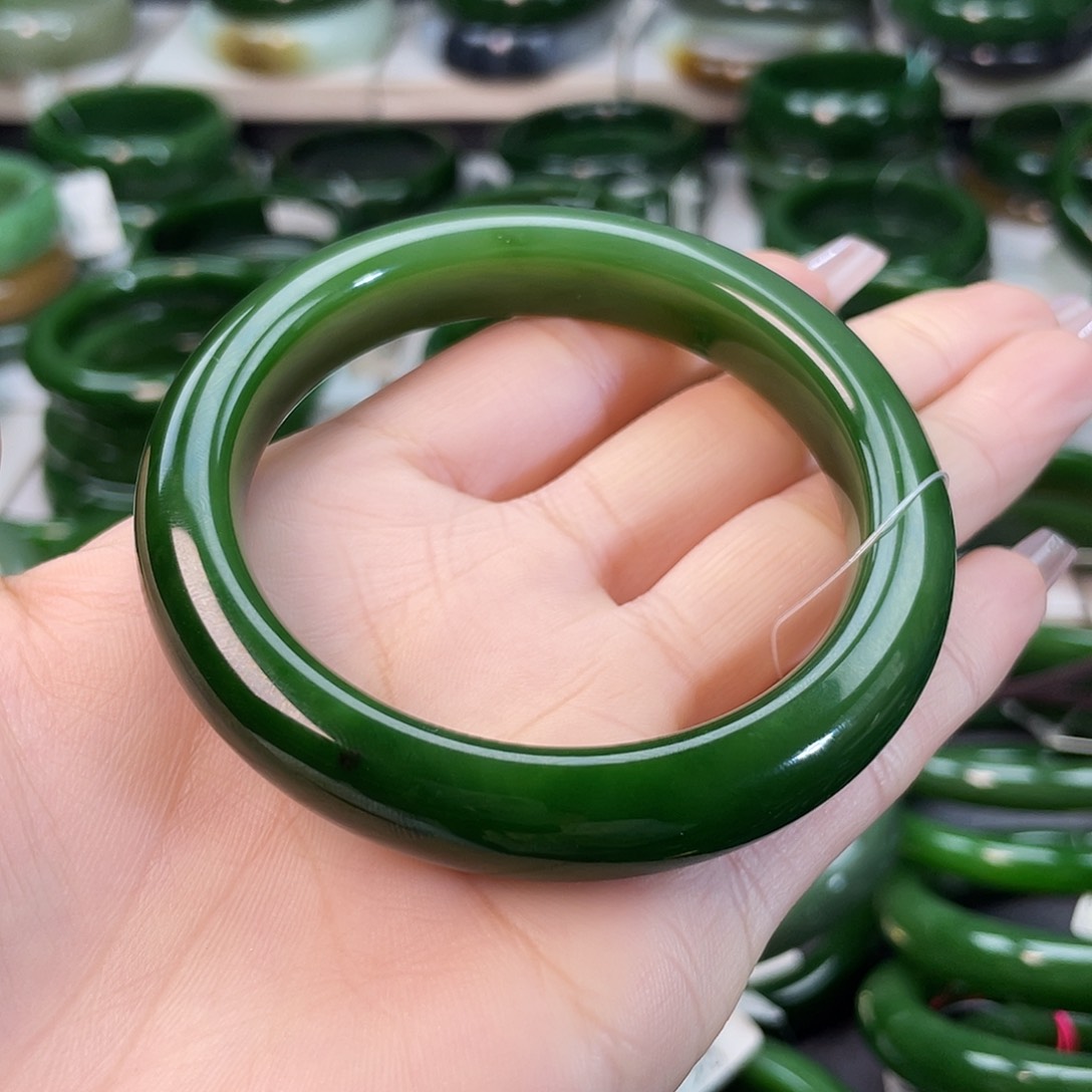 和田玉（碧玉）手镯未镶嵌