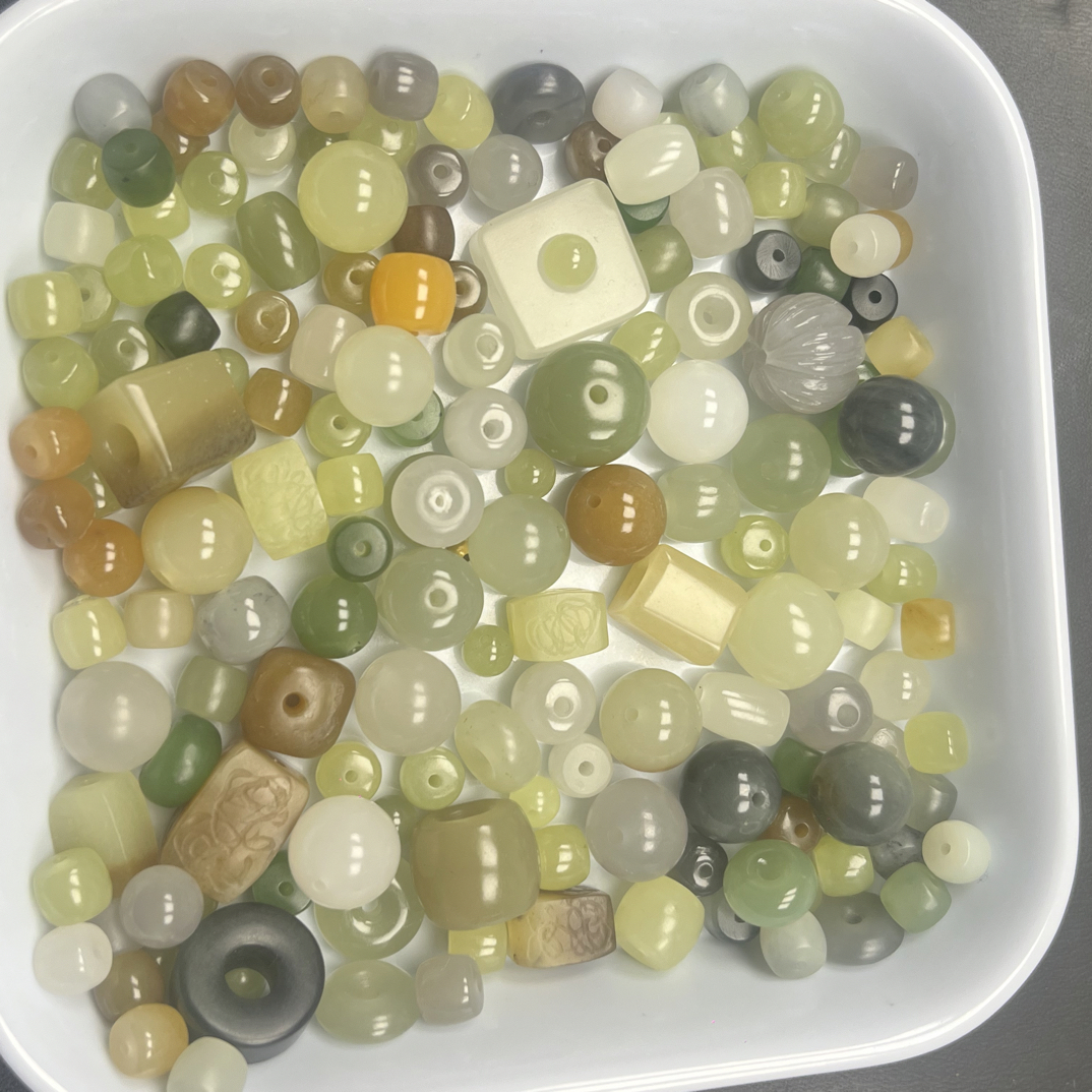 和田玉单珠，散珠大小尺寸都有，拍完随机发