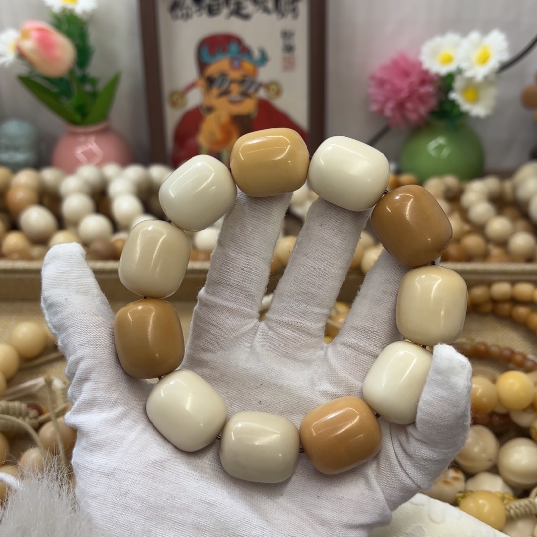 吊坠菩提根/象牙果24干磨瑕疵牙果年糕930