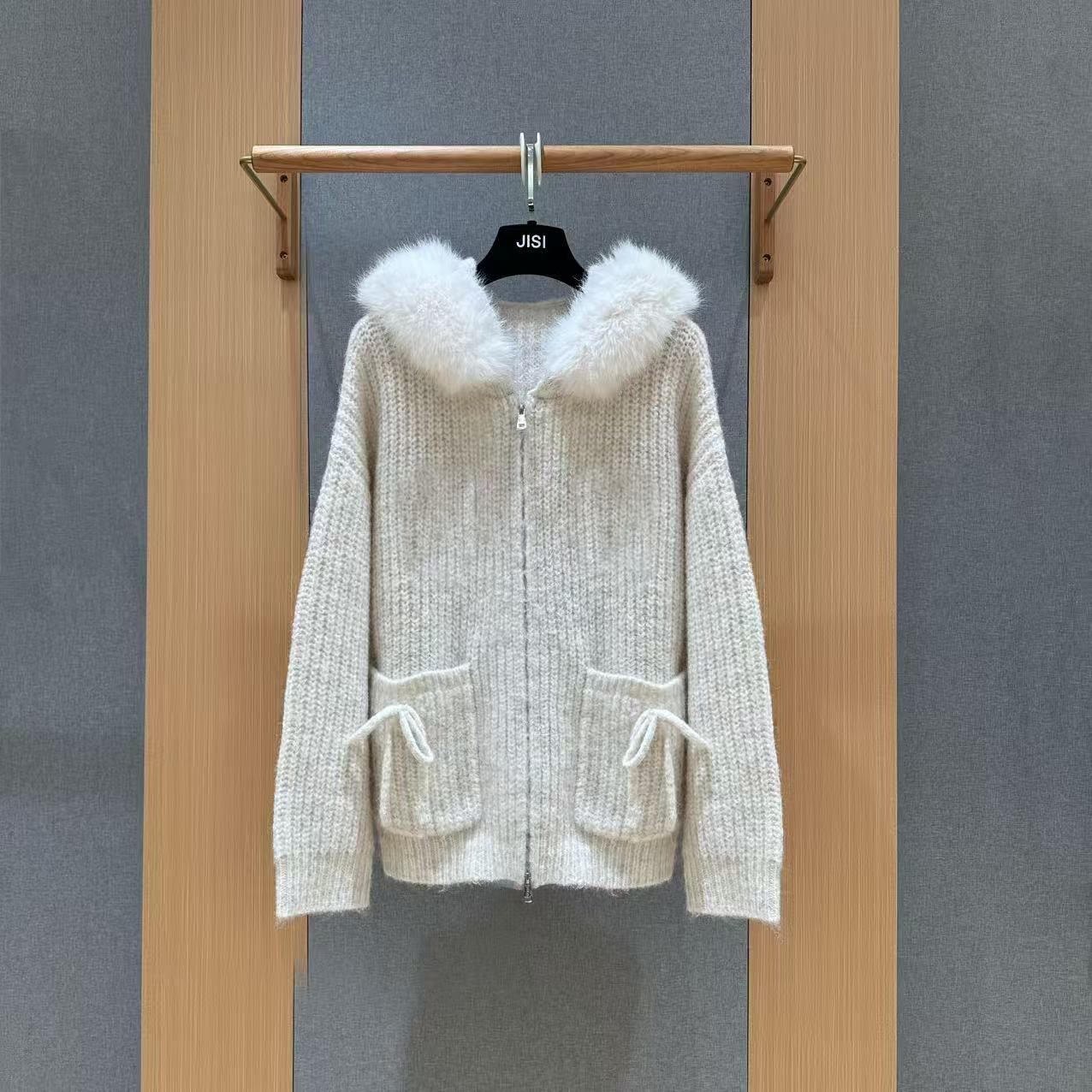 JISI  毛领连帽针织毛衣外套宽松长袖-MZ25844A